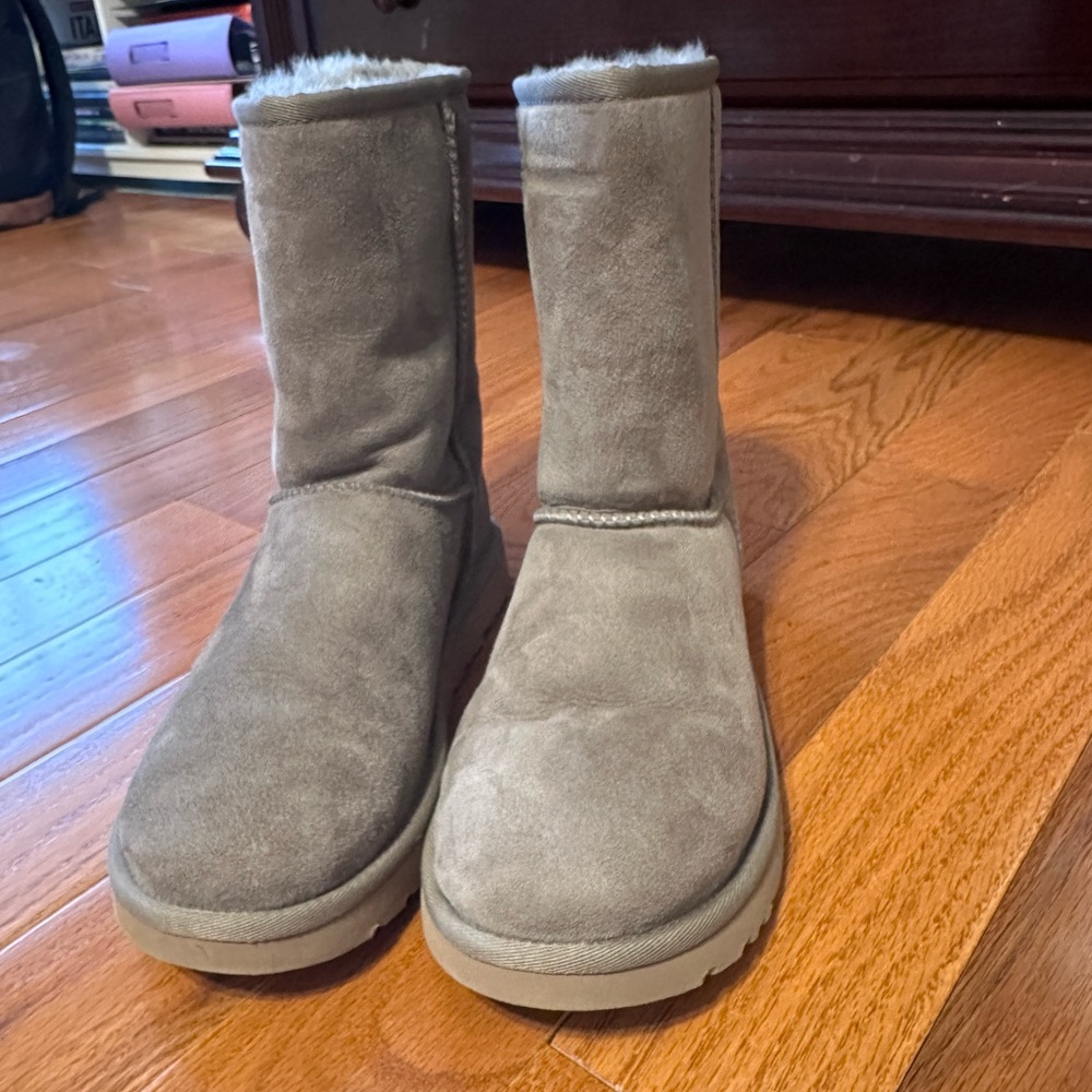women’s ugg classic boots